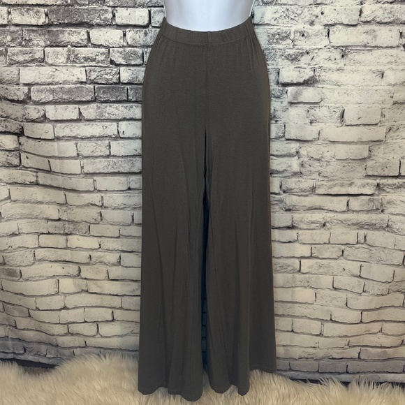 Everyday Ritual Grey Pajama Set Size L - Picture 3 of 9